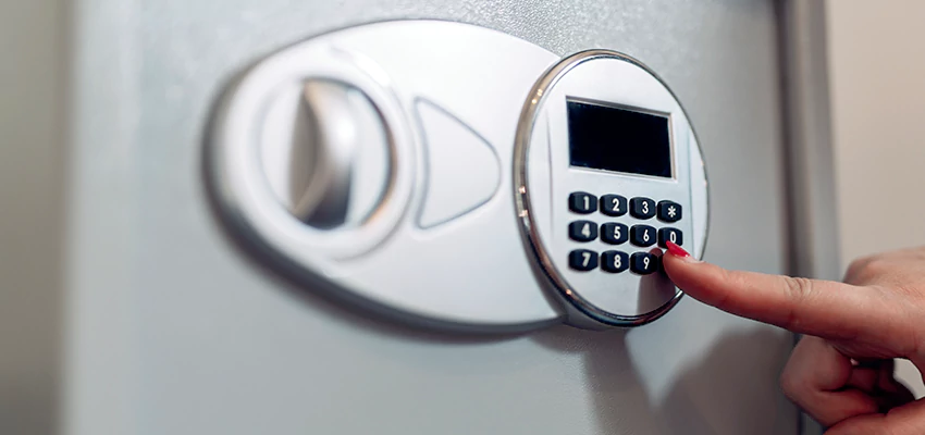 Jewelry Safe Cracking in Orange, California